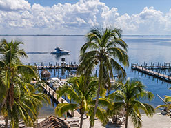 Jensen's Marina - Beach Balcony Suite